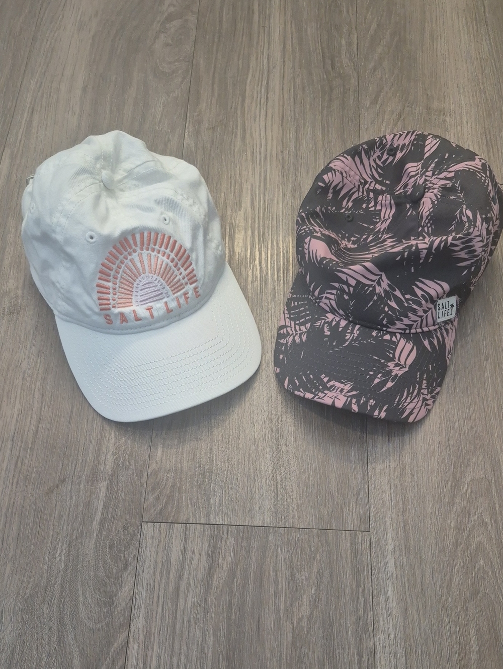Salt Life Womens White Cap with Pink Sun Embroidery & Pink-Black Tropical Cap